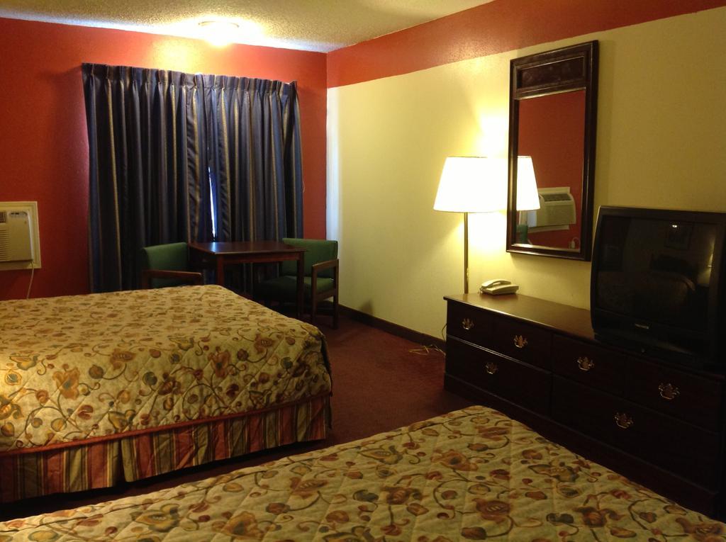 Scottish Inn And Suites ทอมบอล ห้อง รูปภาพ