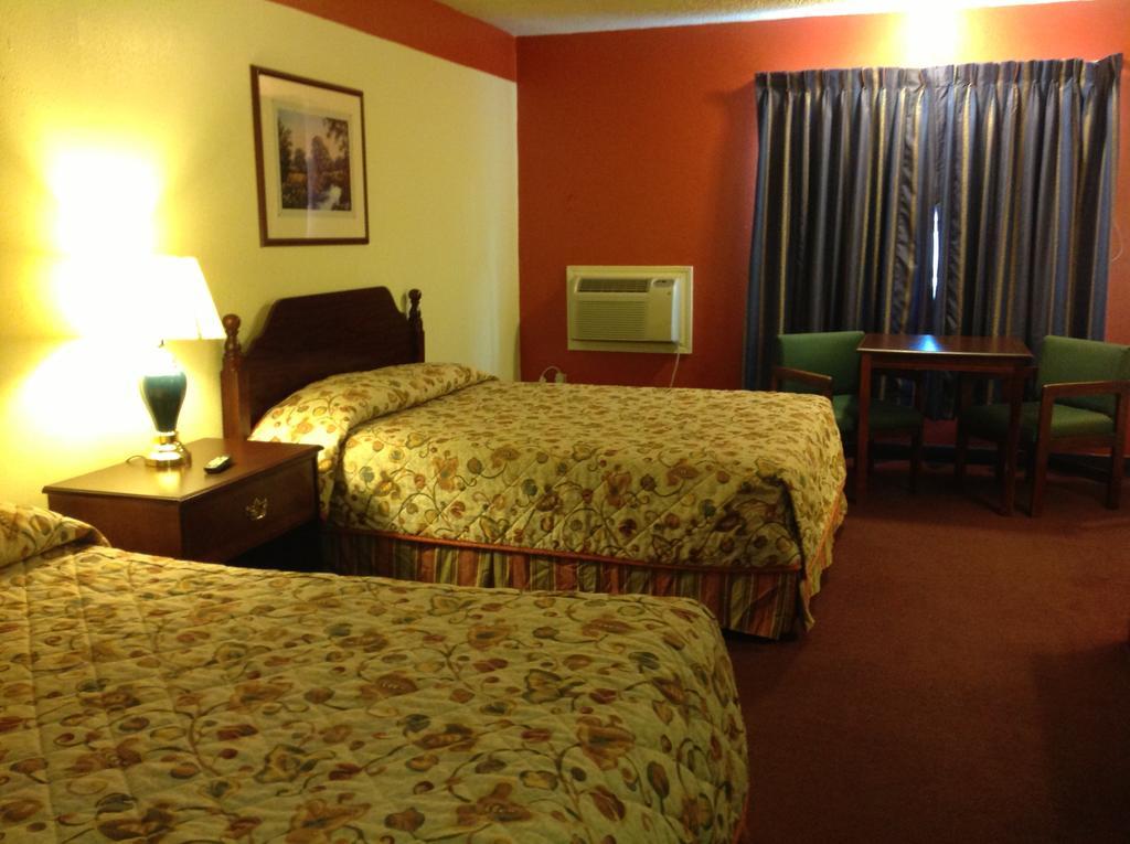 Scottish Inn And Suites ทอมบอล ห้อง รูปภาพ